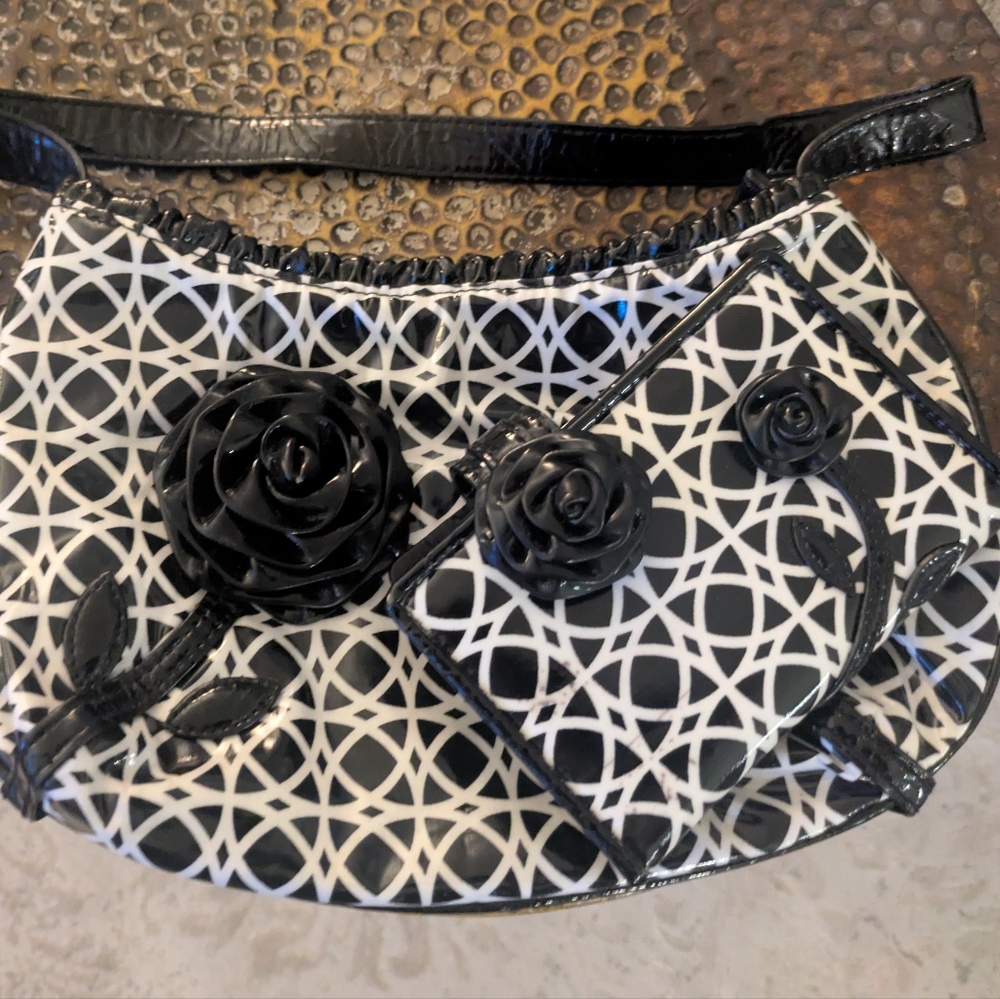 Vera Bradley Black And White Plastic Type Purse With A Matching Wallet Brand New